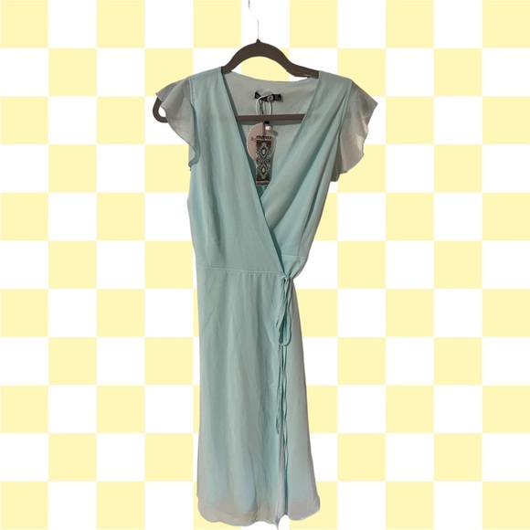 Boohoo Dresses & Skirts - A Boohoo dress in size 4 NWT